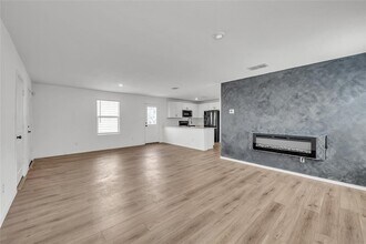 125 Hal Norton Wy in Jarrell, TX - Building Photo - Building Photo