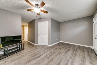 2400 Jupiter Rd in Plano, TX - Building Photo - Building Photo