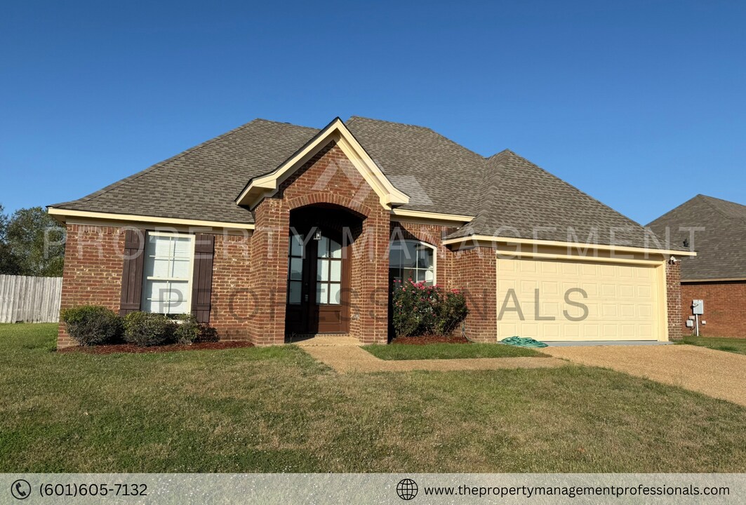 122 Palin Drive in Madison, MS - Building Photo