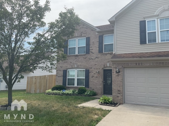 property at 11629 Lone Pine Cir