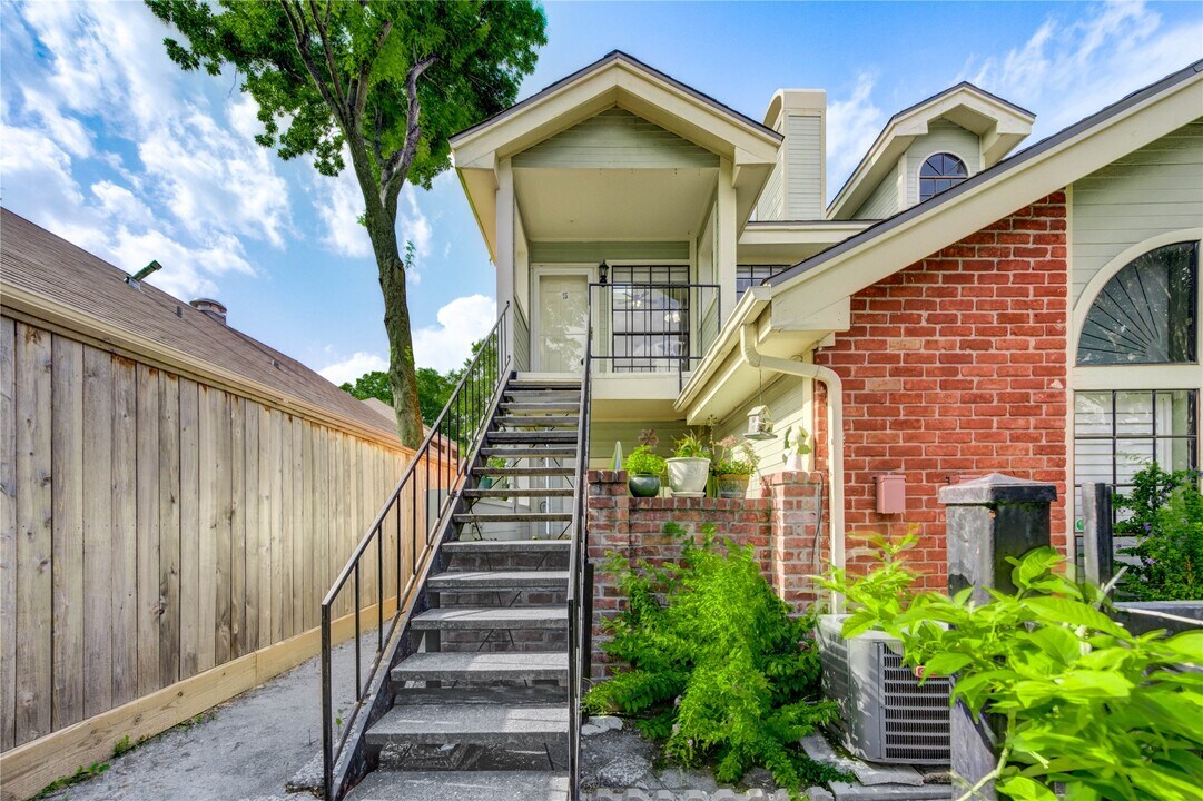 4900 Floyd St in Houston, TX - Building Photo