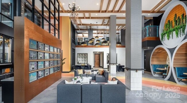 1015 N Alexander St, Unit A0 in Charlotte, NC - Foto de edificio - Building Photo