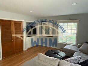 8233 W Chestnut St in Wauwatosa, WI - Building Photo - Building Photo
