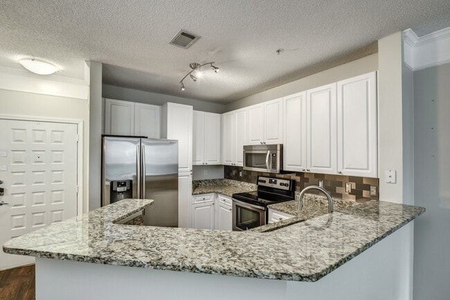 10 Perimeter Summit Blvd in Atlanta, GA - Building Photo - Building Photo