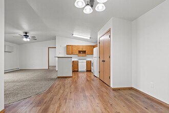 Redstone in Green Bay, WI - Building Photo - Building Photo
