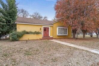 817 Griner St in Del Rio, TX - Building Photo - Building Photo