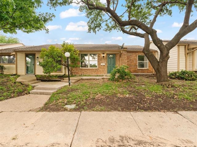 13745 Brookgreen Cir in Dallas, TX - Building Photo - Building Photo
