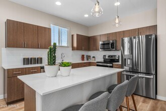 6108 S 47th Ln in Phoenix, AZ - Building Photo - Building Photo
