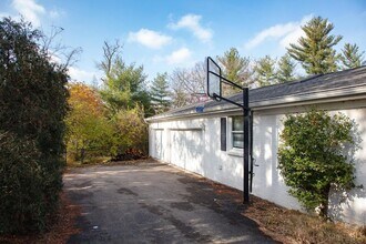 8593 Concord Hills Cir in Cincinnati, OH - Building Photo - Building Photo