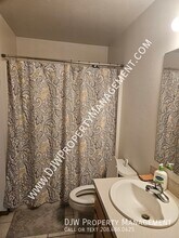1105 E Amity Ave in Nampa, ID - Foto de edificio - Building Photo