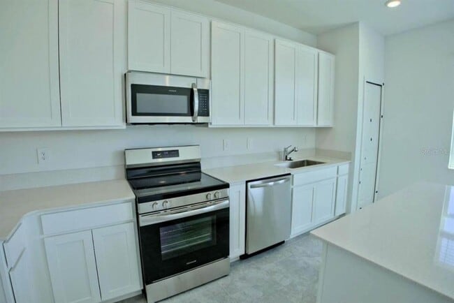2644 Skyline Lp in Kissimmee, FL - Building Photo - Building Photo