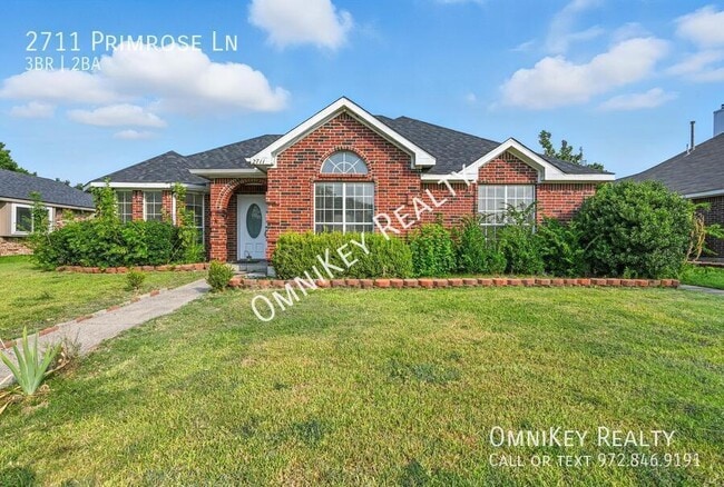 property at 2711 Primrose Ln