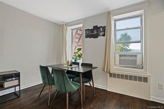 1 Hawley Ter in Yonkers, NY - Building Photo - Building Photo