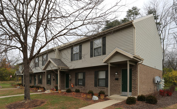 Harbour Cove Apartments in Cincinnati, OH - Building Photo - Building Photo