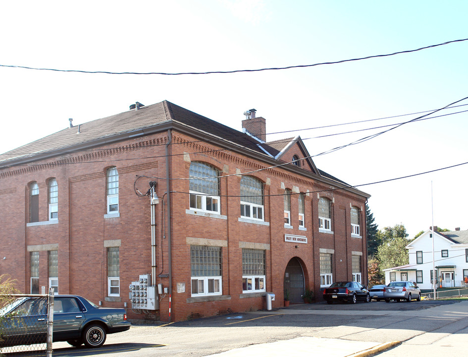 VALLEY VIEW APARTMENTS in Tarentum, PA - Building Photo