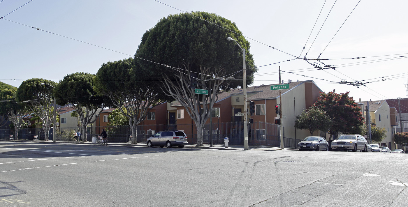 Mariposa Gardens in San Francisco, CA - Building Photo