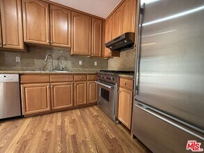 10574 Sunland Blvd in Los Angeles, CA - Building Photo - Building Photo