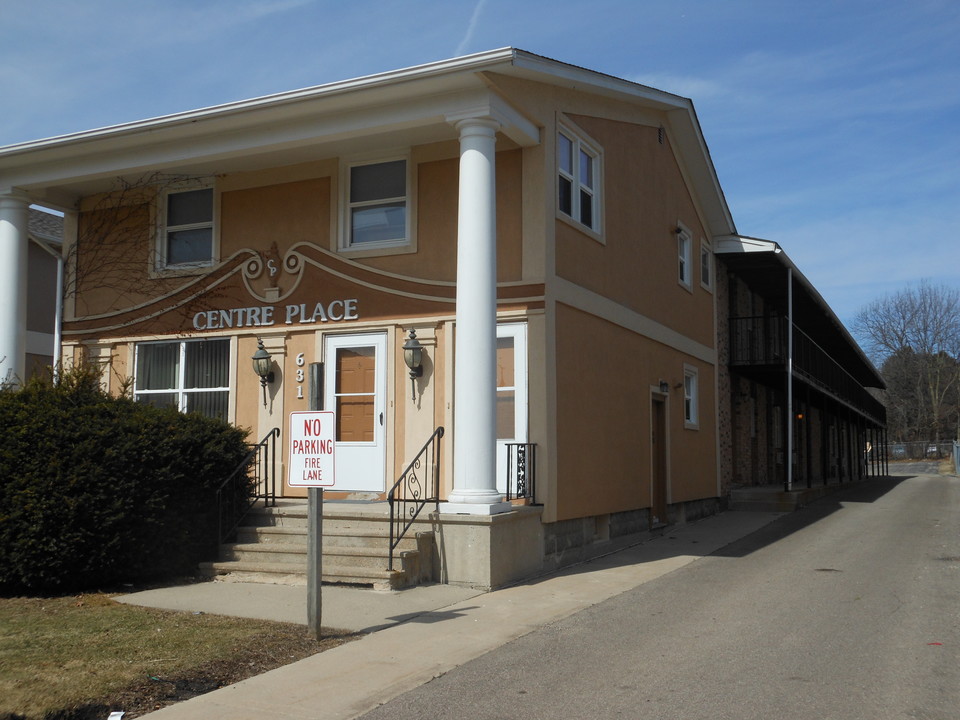 631 Lucinda Ave in Dekalb, IL - Building Photo