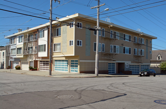 3301 Wawona St in San Francisco, CA - Foto de edificio - Building Photo