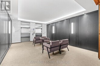 488-3488 University Ave in Toronto, ON - Building Photo - Building Photo