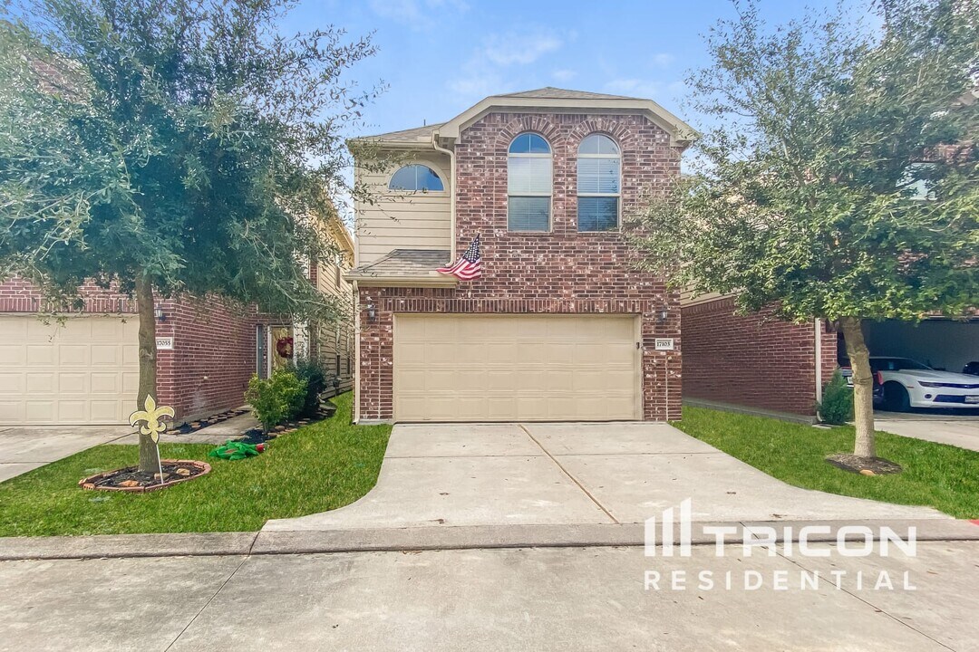 17103 Amarose Dr in Houston, TX - Building Photo