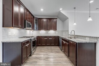45114 Kincora Dr in Sterling, VA - Building Photo - Building Photo