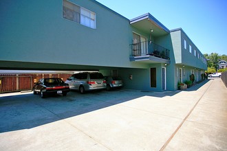 1160 Regent St in Alameda, CA - Foto de edificio - Building Photo