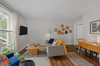 5651 Ridge Ave in Cincinnati, OH - Building Photo - Building Photo