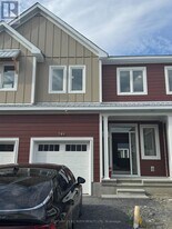 944 Seagrave Ln in Ottawa, ON - Building Photo
