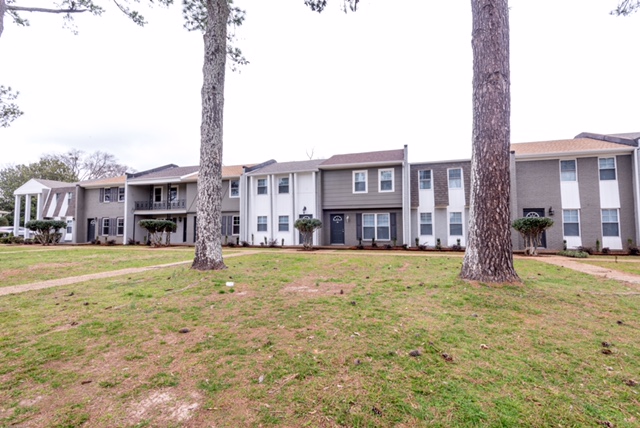 701 Dearborn St in Muscle Shoals, AL - Foto de edificio