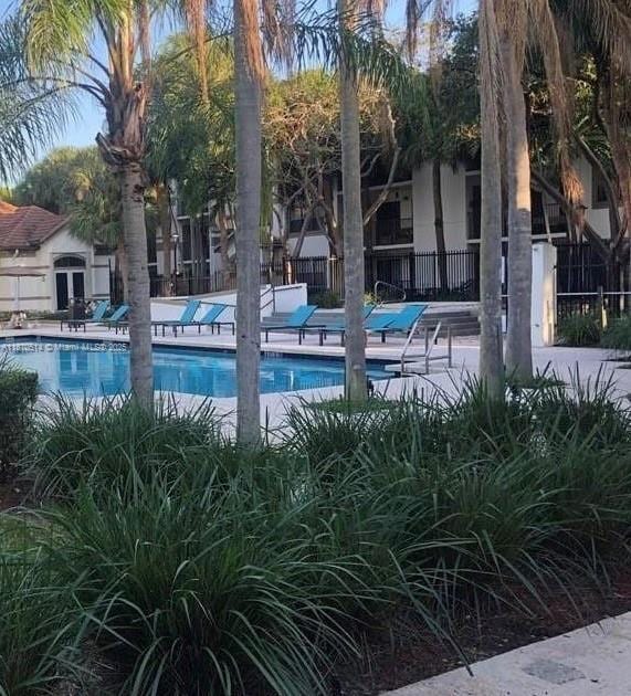 property at 570 S Park Rd