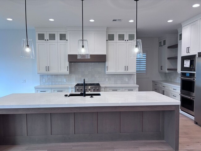 5291 W 2040 S in Hurricane, UT - Building Photo - Building Photo