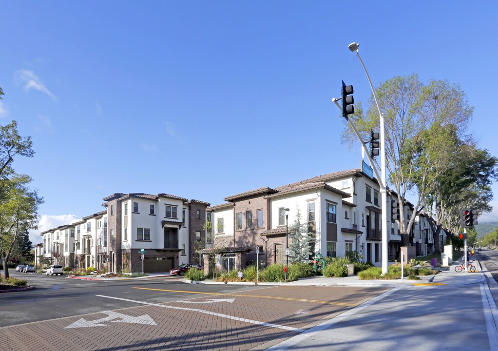 Las Positas Townhomes in Pleasanton, CA - Building Photo