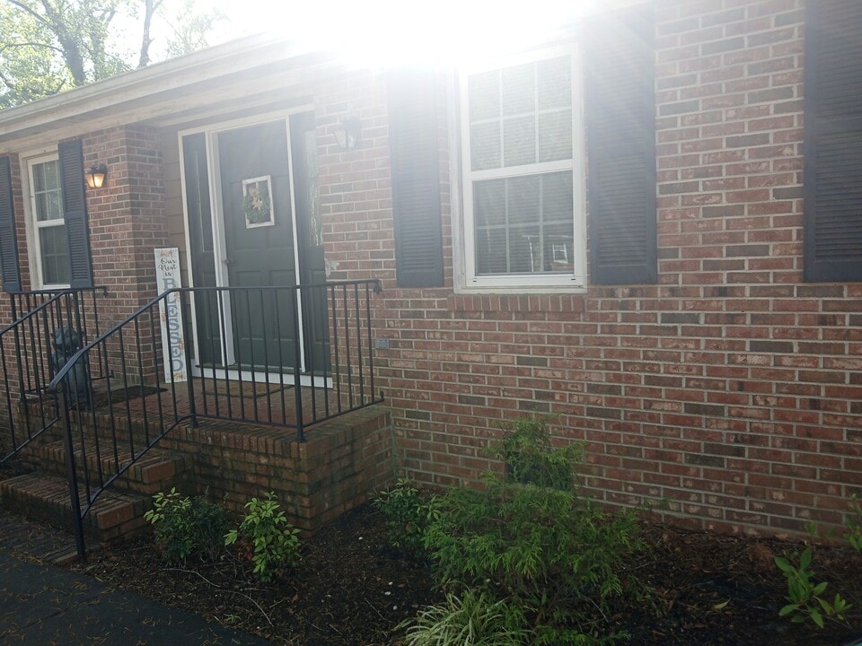 112 Twin Creek Ct in Roebuck, SC - Building Photo