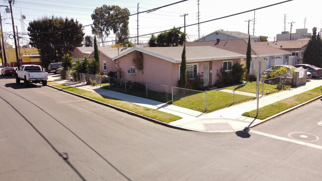 5922 Gardenia Ave in Long Beach, CA - Building Photo - Building Photo