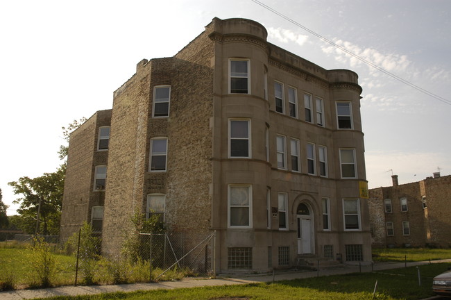 5407-5409 S Indiana Ave in Chicago, IL - Foto de edificio - Building Photo