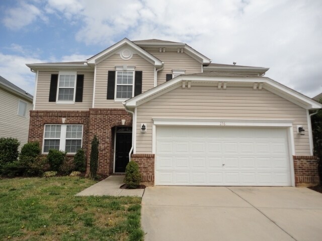 238 Larktree Ln in Fuquay Varina, NC - Building Photo
