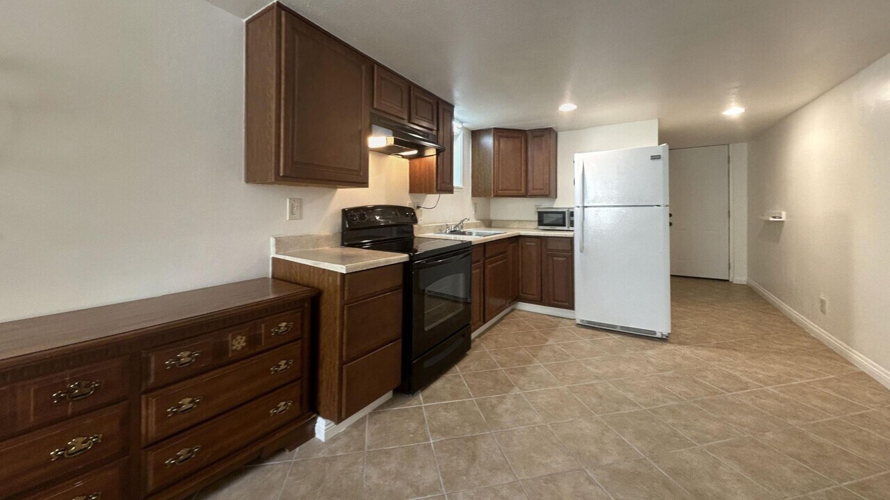 510 W Olive Ave in Redlands, CA - Building Photo