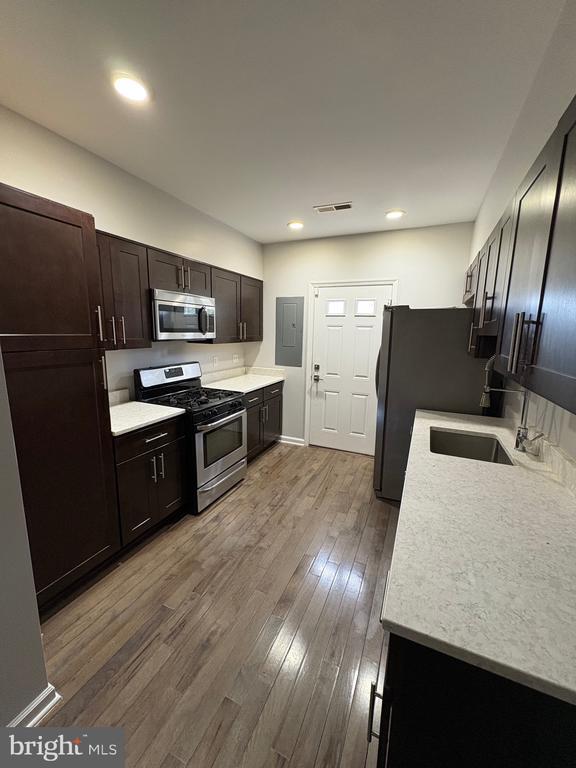 524 N Patterson Park Ave in Baltimore, MD - Building Photo - Building Photo