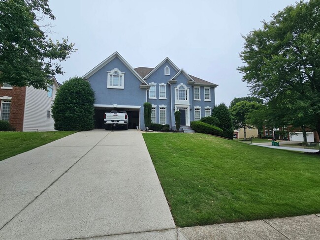 property at 3712 Wickford Ln