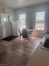 329 Wagaraw Rd in Hawthorne, NJ - Building Photo - Building Photo