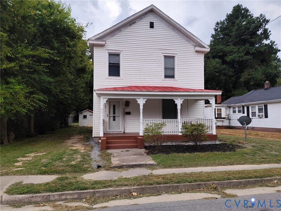 109 Carroll St in Emporia, VA - Building Photo