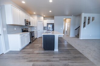 145 S Iceberg Lake Ave in Meridian, ID - Building Photo - Building Photo