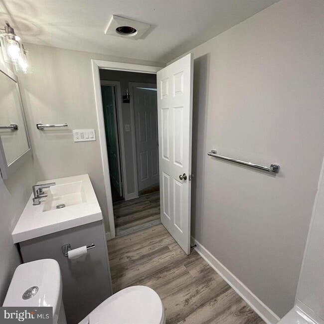 324 Drummers Ln in Wayne, PA - Building Photo - Building Photo