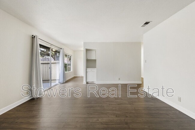 4260 Clayton Rd in Concord, CA - Building Photo - Building Photo