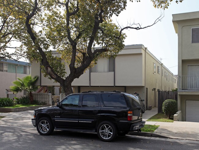 1310 18th St Apartments in Santa Monica, CA - Building Photo - Building Photo