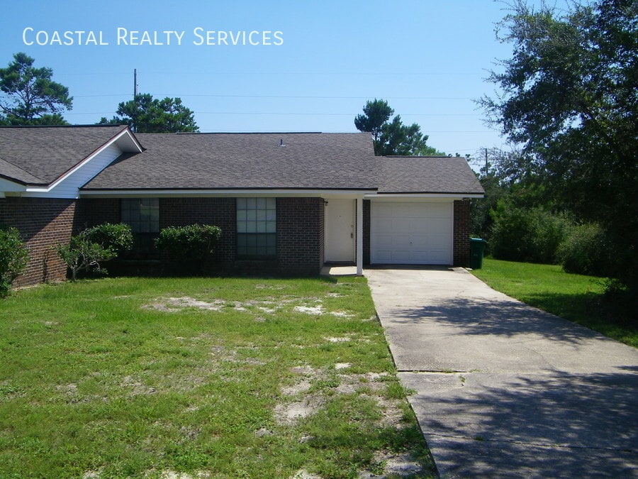 212 Stephen Ave in Mary Esther, FL - Building Photo