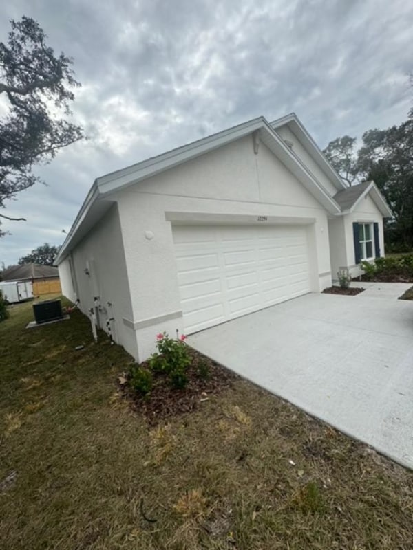 12294 Elmore Dr in Spring Hill, FL - Building Photo - Building Photo