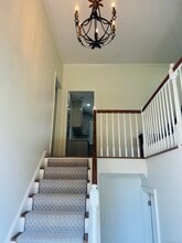 490 W Hill Rd in Stamford, CT - Building Photo - Building Photo