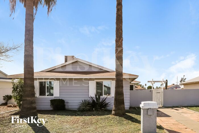 3435 W Country Gables Dr in Phoenix, AZ - Building Photo